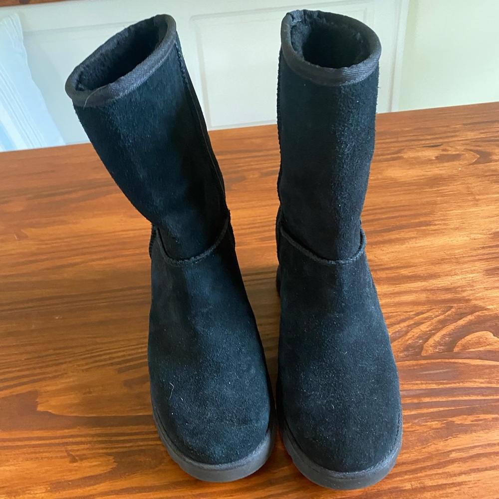 Womens UGG Classic Femme Short Boot
